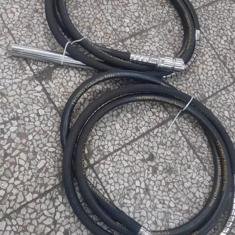 شیلنگ ویبراتور 1.5 اینچ برند تکنو چین، 6 متری