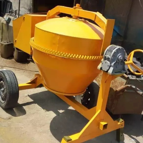 بتونیر 300 لیتری دنده کمر، زرد رنگ ورق 3 میلیمتر