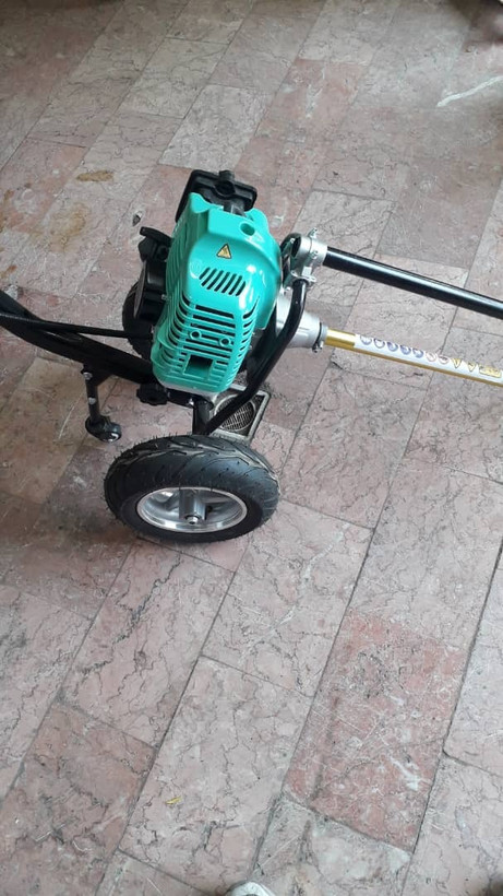 علف تراش چرخ دار GLX