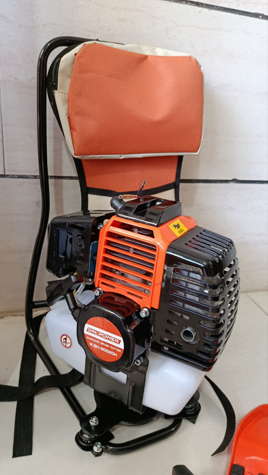 علف زن کوله پشتی دین پاور مدل M.SH-BG520H